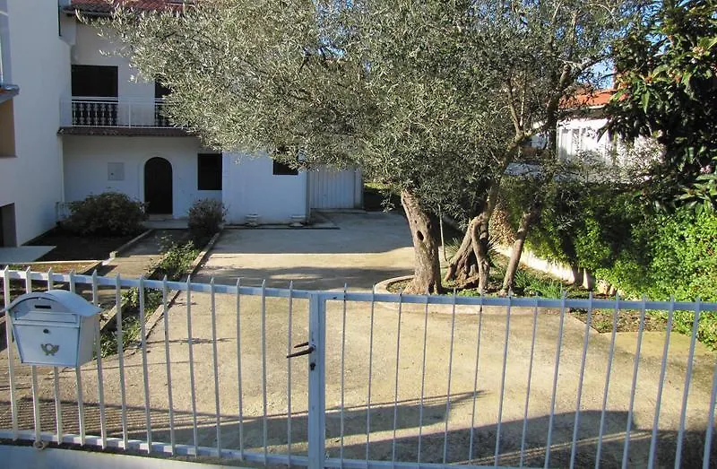 Apartments Sena Rovinj 0*,