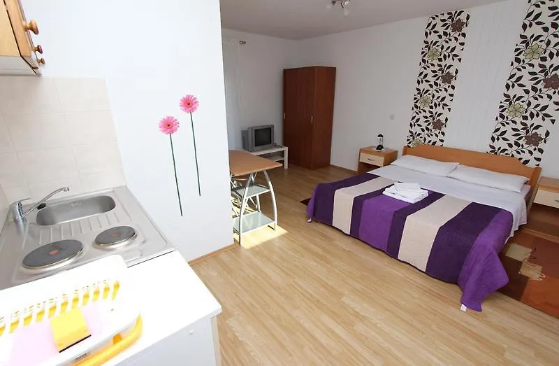 Apartments Sena Rovinj 0*,