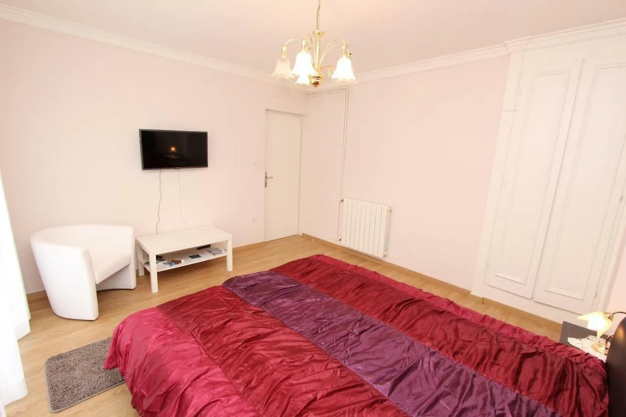 Apartments Sena Rovinj 0*,